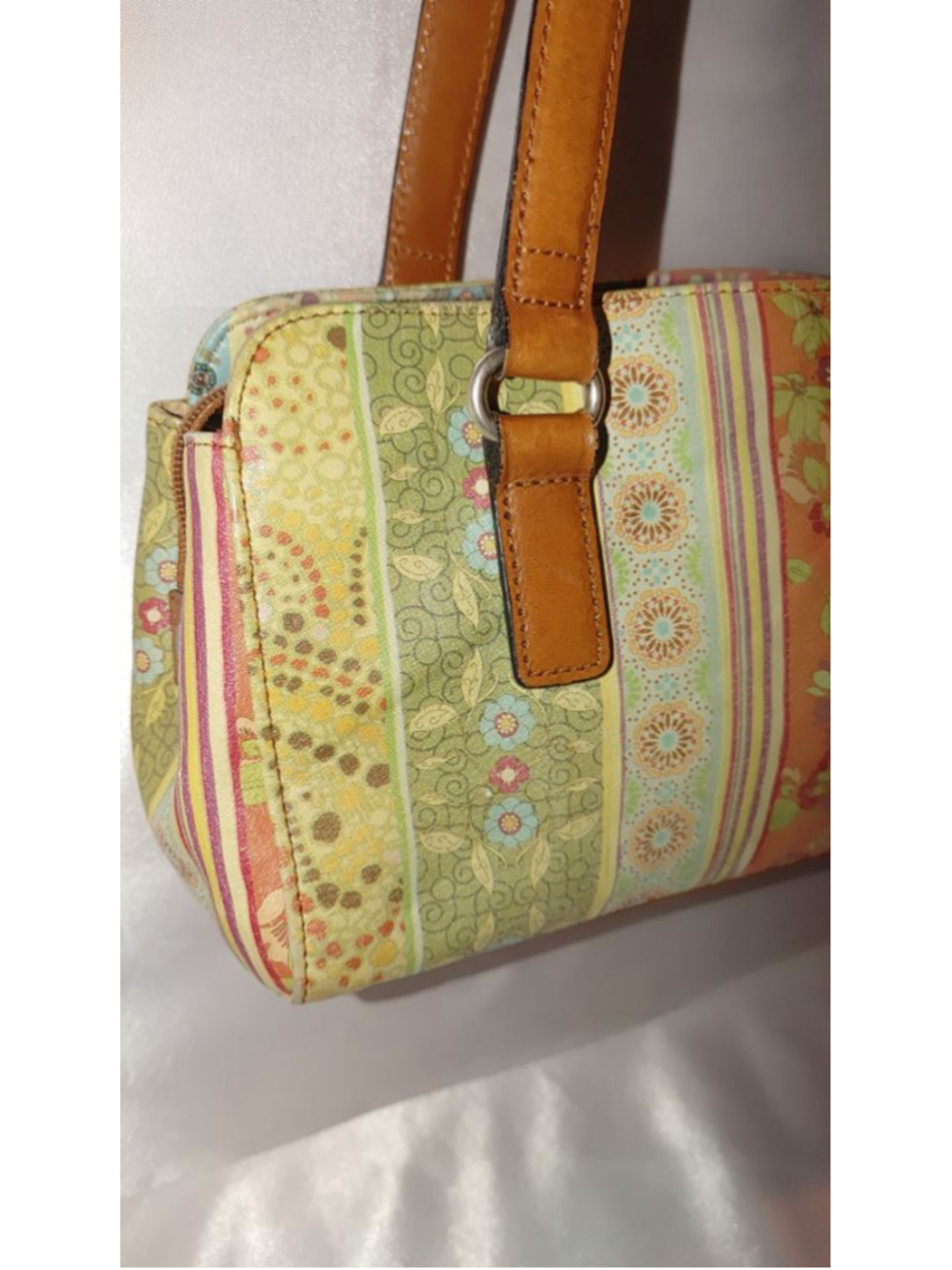 Fossil Leather Shoulder Bag - Picture 3 of 10